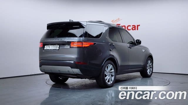 Land Rover Discovery 5 2019 — ფოტო 2/20