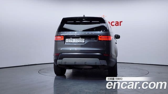 Land Rover Discovery 5 2019 — ფოტო 4/20