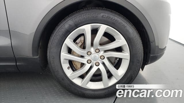 Land Rover Discovery 5 2019 — Photo 15/20