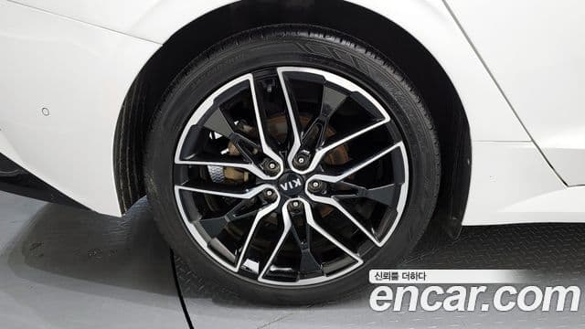 Kia K5 2021 — ფოტო 5/20