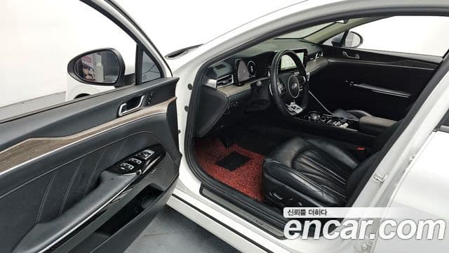 Kia K5 2021 — ფოტო 10/20