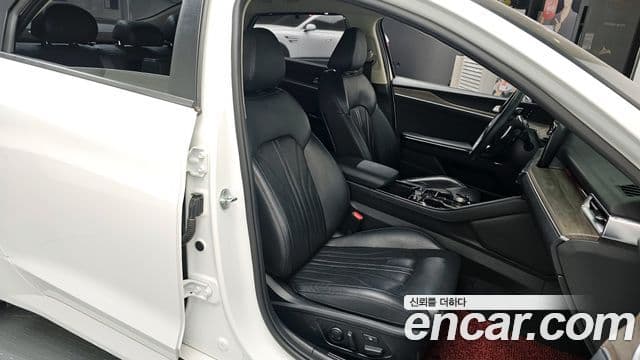 Kia K5 2021 — ფოტო 12/20