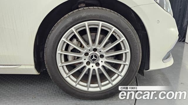 Mercedes-Benz E-Class 2022 — Şəkil 5/20