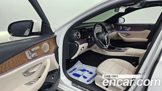 Mercedes-Benz E-Class 2022 — Şəkil 10/20