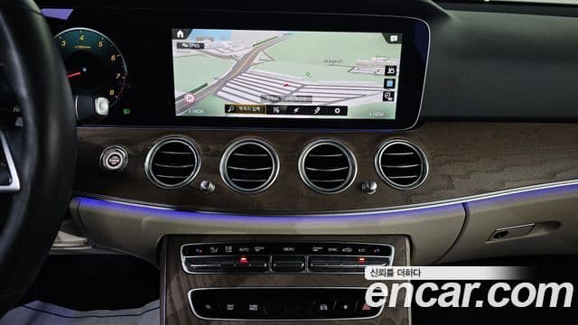 Mercedes-Benz E-Class 2022 — Şəkil 16/20