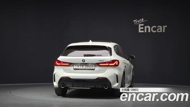 BMW 1 Series 2021 — Photo 12/20