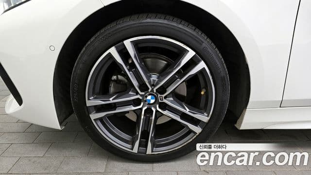 BMW 1 Series 2021 — Photo 13/20