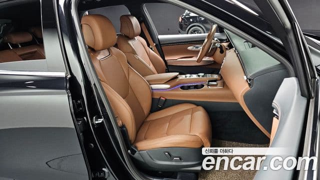 Genesis GV70 2023 — ფოტო 8/20