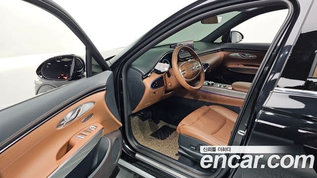 Genesis GV70 2023 — ფოტო 17/20