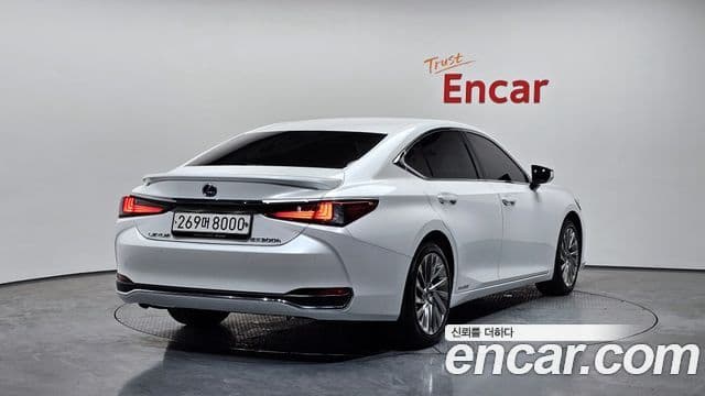 Lexus ES300h 2020 — Şəkil 2/20