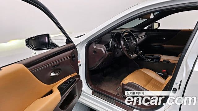 Lexus ES300h 2020 — Şəkil 11/20
