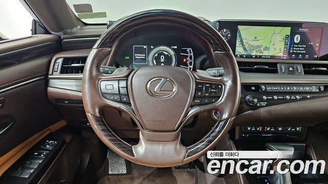 Lexus ES300h 2020 — Şəkil 13/20