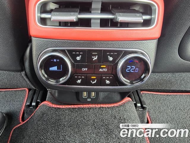 Genesis GV70 2022 — ფოტო 19/20