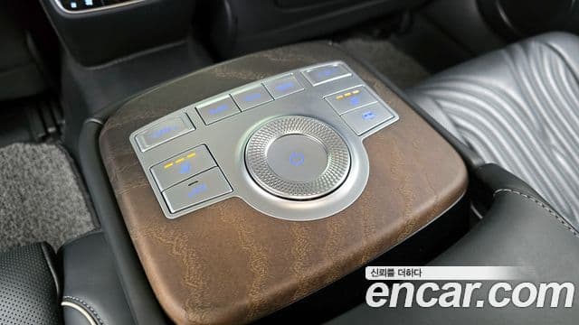 Genesis Electrified G80 2020 — ფოტო 19/20