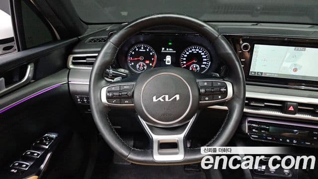 Kia K5 2023 — ფოტო 13/20