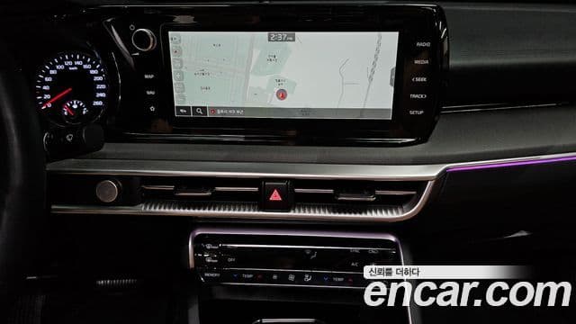 Kia K5 2023 — ფოტო 14/20