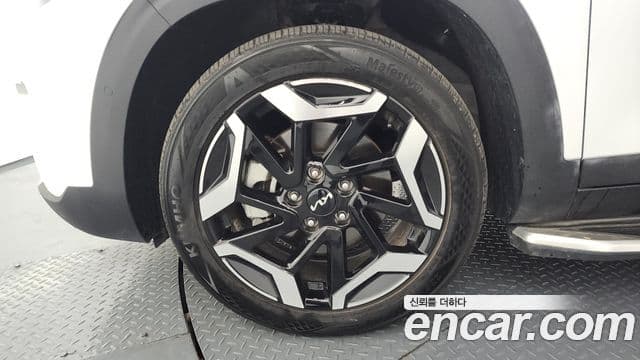 Kia Seltos 2024 — ფოტო 5/20