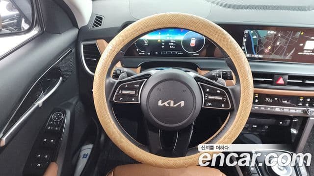 Kia Seltos 2024 — ფოტო 13/20