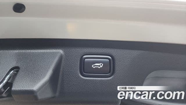 Kia Seltos 2024 — ფოტო 19/20