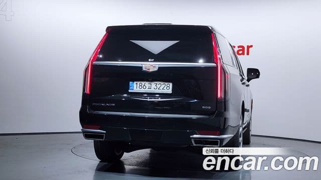 Cadillac Escalade 2021 — ფოტო 4/20