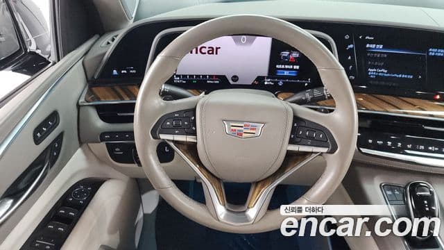 Cadillac Escalade 2021 — ფოტო 13/20