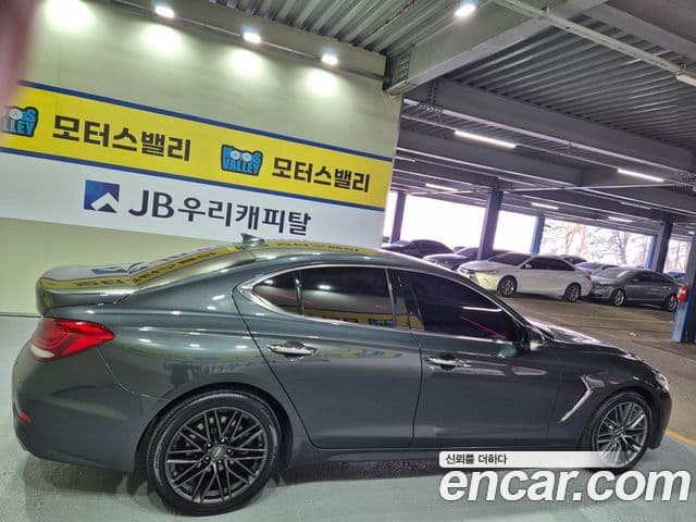 Genesis G70 2018 — ფოტო 14/20