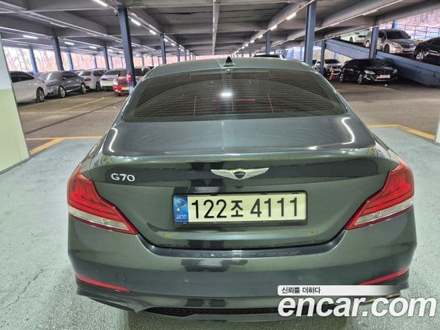 Genesis G70 2018 — ფოტო 16/20