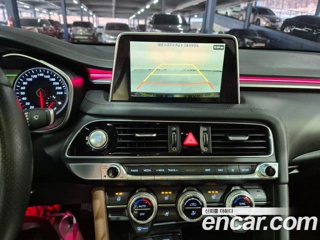 Genesis G70 2018 — ფოტო 9/20