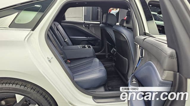 Kia K8 2025 — фото 12 из 20