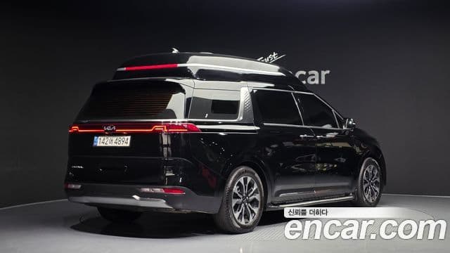 Kia Carnival 2022 — ფოტო 2/20