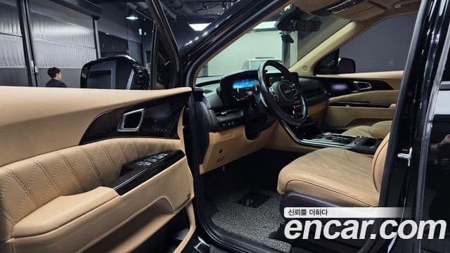 Kia Carnival 2022 — ფოტო 10/20