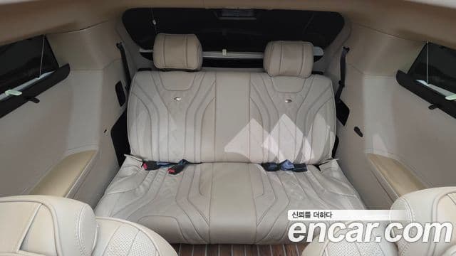 Kia Carnival 2022 — ფოტო 13/20