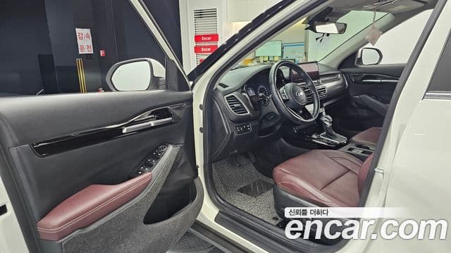 Kia Seltos 2021 — Photo 1/20
