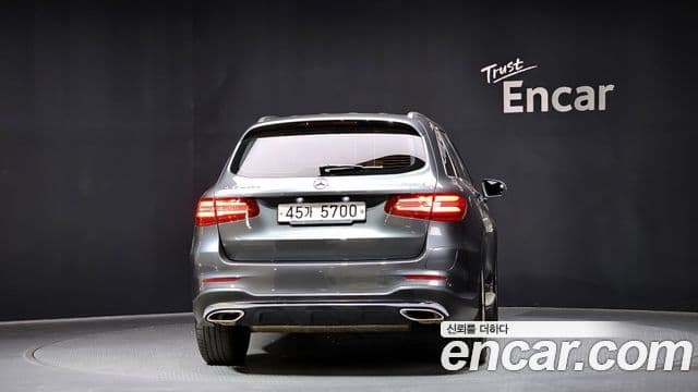 Mercedes-Benz GLC-Class 2018 — Photo 2/20