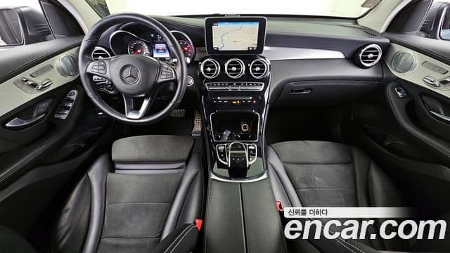 Mercedes-Benz GLC-Class 2018 — Photo 6/20