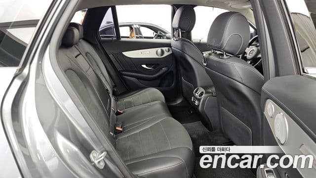 Mercedes-Benz GLC-Class 2018 — Photo 10/20