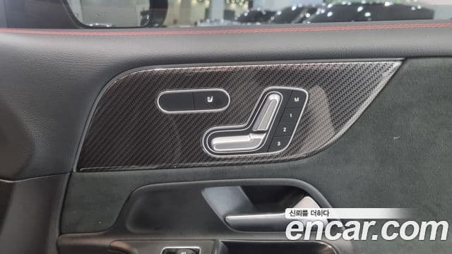 Mercedes-Benz GLB-Class 2020 — Şəkil 12/20