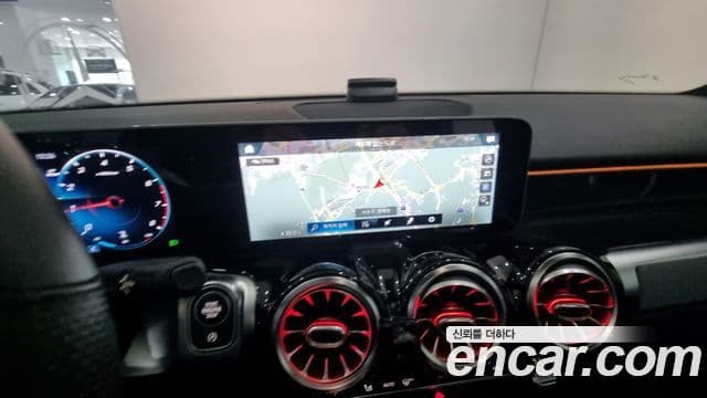 Mercedes-Benz GLB-Class 2020 — Şəkil 14/20