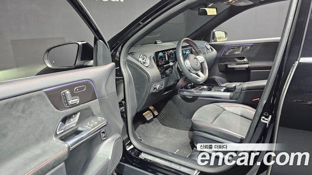 Mercedes-Benz GLA-Class 2020 — Şəkil 10/20