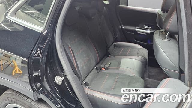 Mercedes-Benz GLA-Class 2020 — Şəkil 12/20