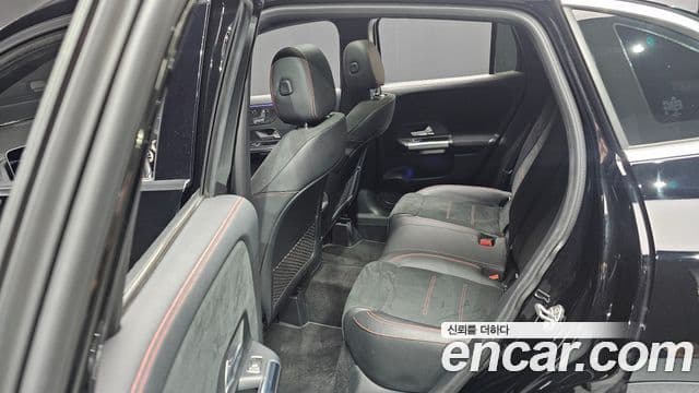 Mercedes-Benz GLA-Class 2020 — Şəkil 13/20