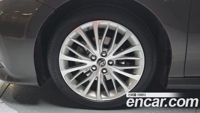 Toyota Camry 2019 — Şəkil 5/20