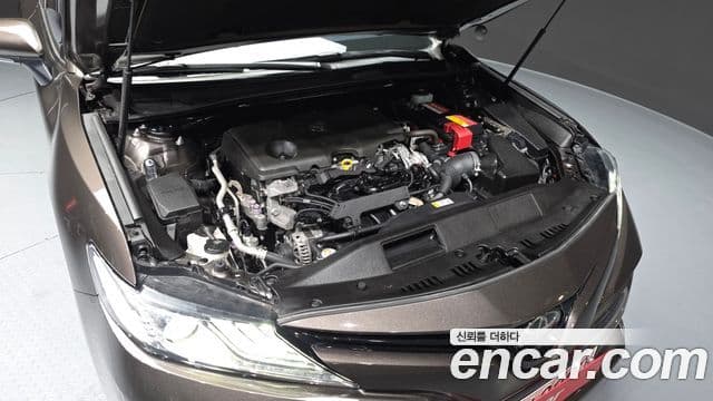 Toyota Camry 2019 — Şəkil 6/20
