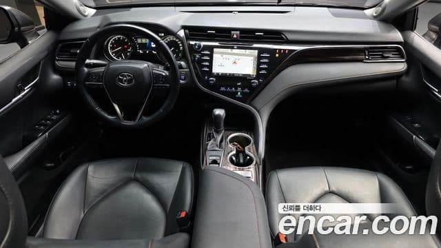 Toyota Camry 2019 — Şəkil 7/20