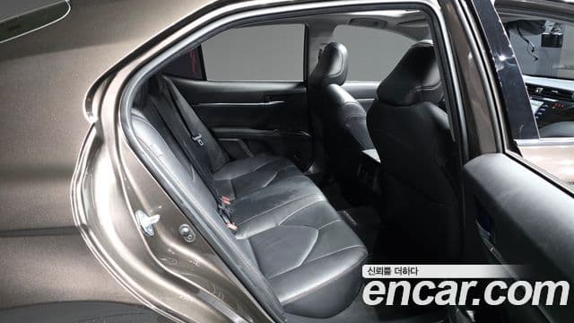 Toyota Camry 2019 — Şəkil 12/20