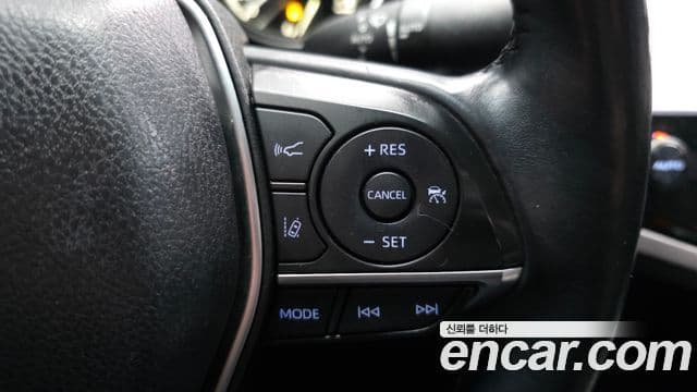 Toyota Camry 2019 — Şəkil 18/20