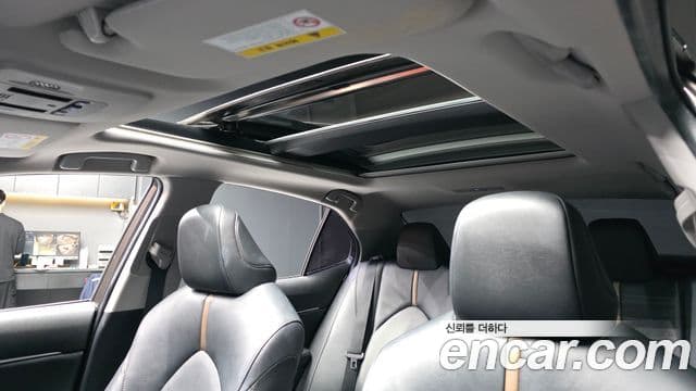 Toyota Camry 2019 — Şəkil 19/20