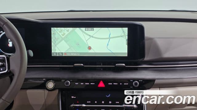 Kia Carnival 2023 — Фото 16/20