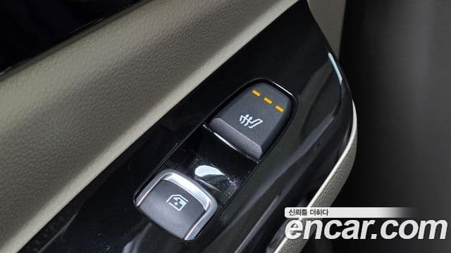 Kia Carnival 2023 — Фото 18/20