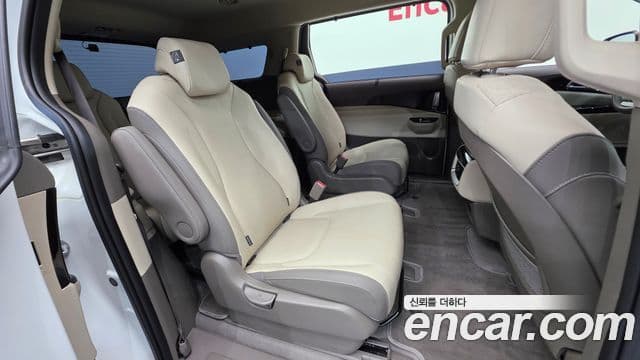 Kia Carnival 2023 — Фото 19/20